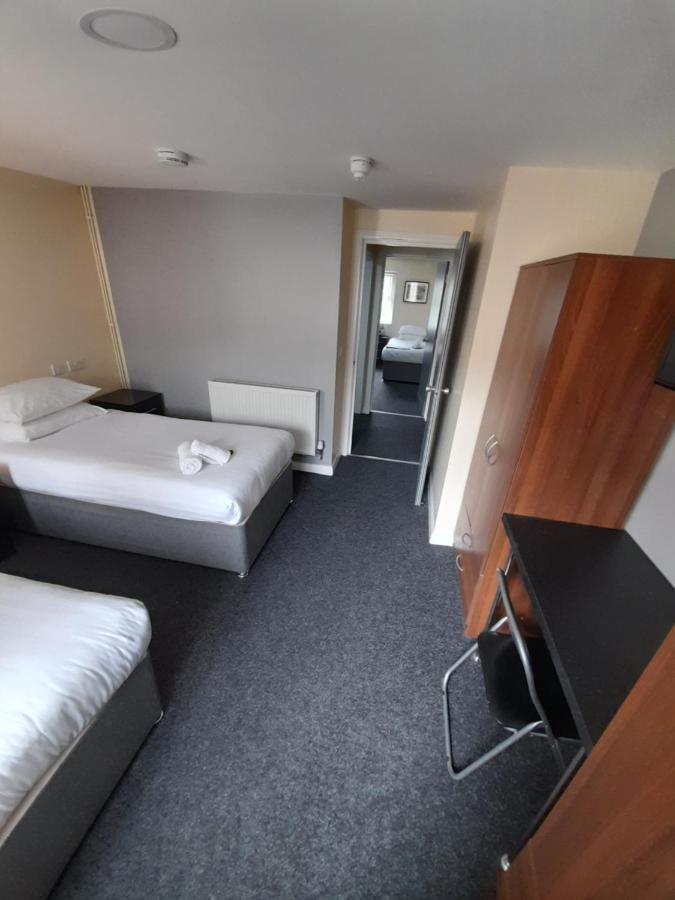 Lymedale Suites Studios & Aparthotel In Newcastle Under Lyme & Stoke エクステリア 写真